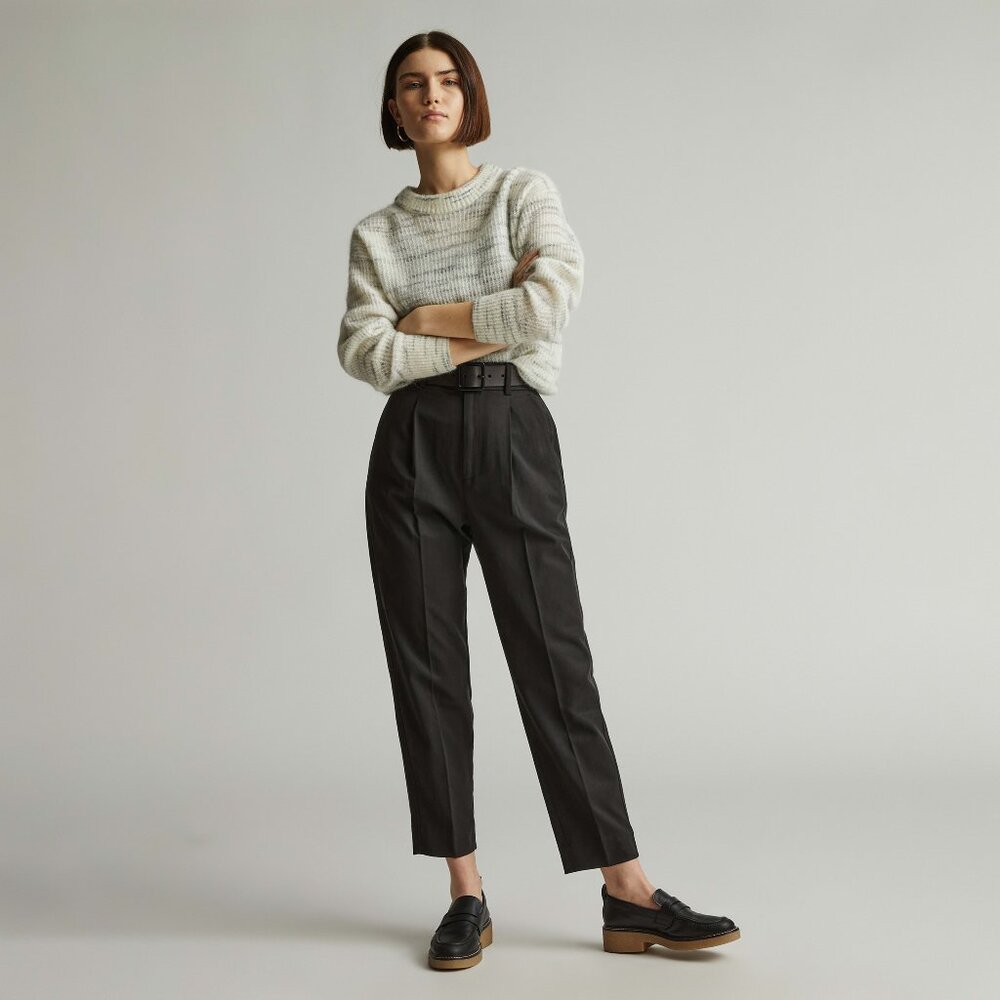 Everlane Women's Draper Tapered Pant in Buttersmooth in Black, Size 6